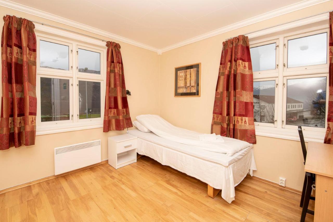 Grand Hotell Sauda Budget מראה חיצוני תמונה